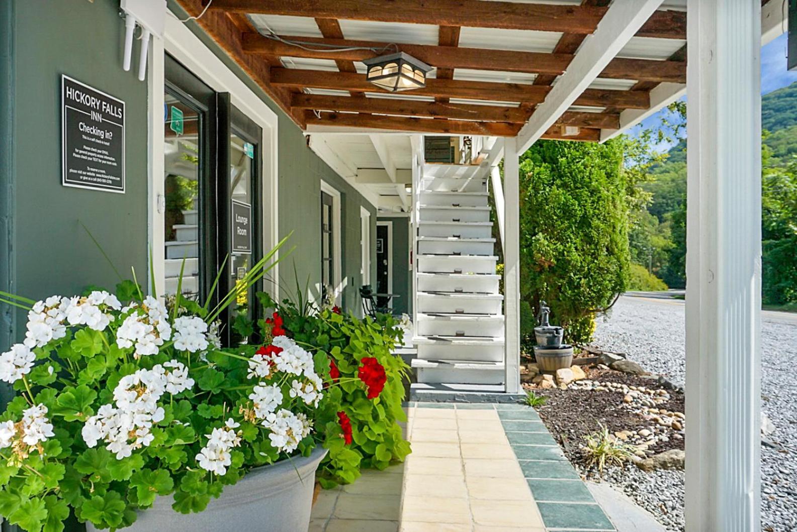 Hickory Falls Inn Chimney Rock Extérieur photo